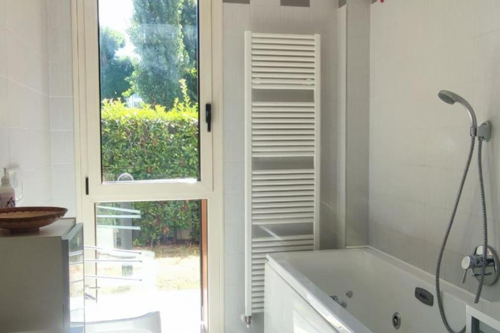 Appartamento Glamour House, Comoda A Tutti I Servizi Parma Esterno foto