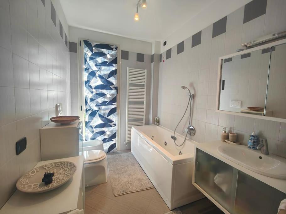 Appartamento Glamour House, Comoda A Tutti I Servizi Parma Esterno foto